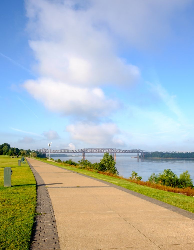 A trail at Tom Lee Park