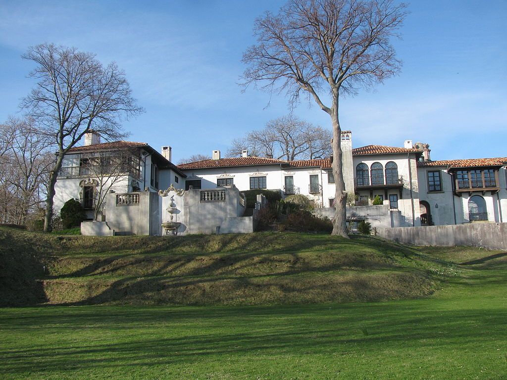Mansion of the Vanderbilt Museum and Planetarium