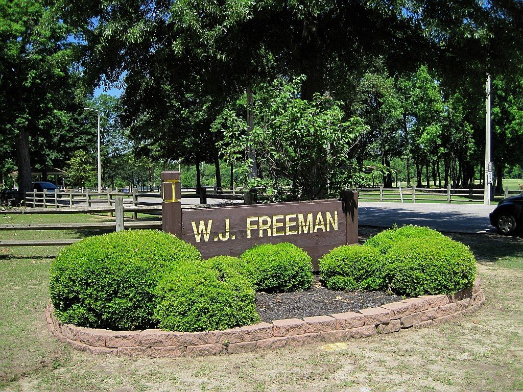 Welcome sign of W.J. Freeman Park