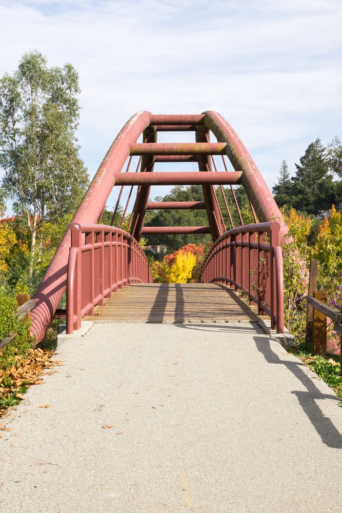 A footbridge at Vasona Lake County Park
