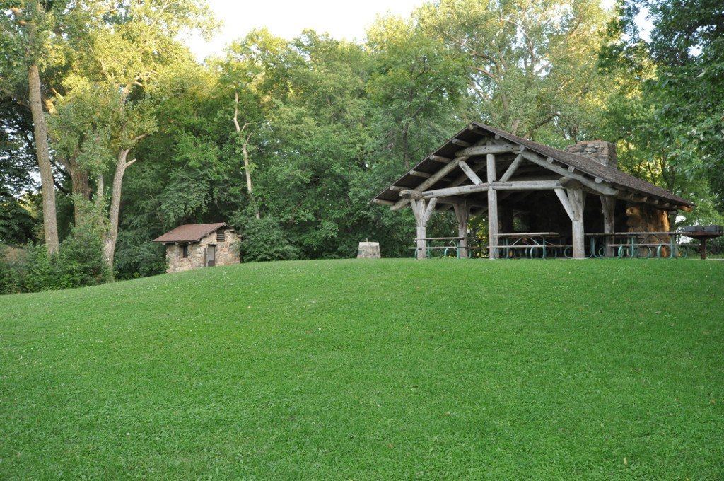 Picnic shelter at Black Hawk State Park