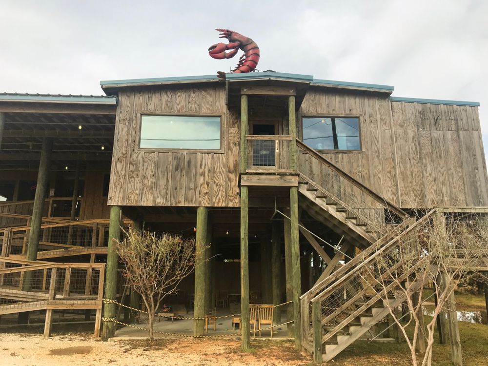 Exterior of R&R Seafood