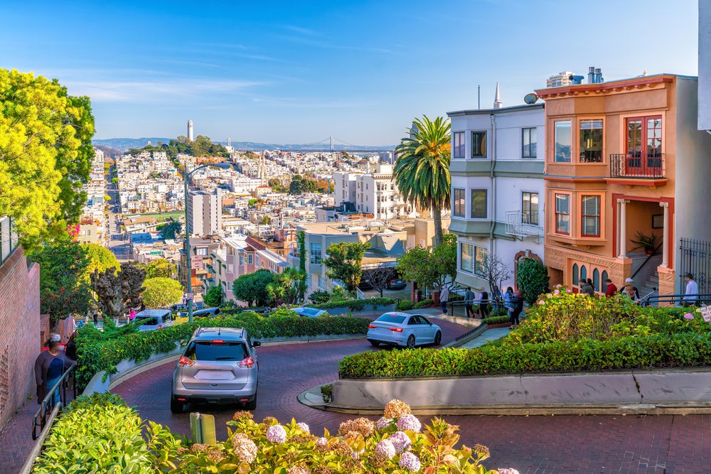 Cars on Lombard Street
