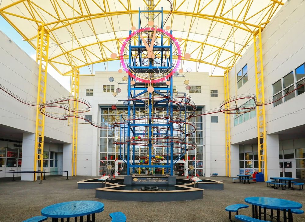 Gravity clock in the Museum of Discovery and Science