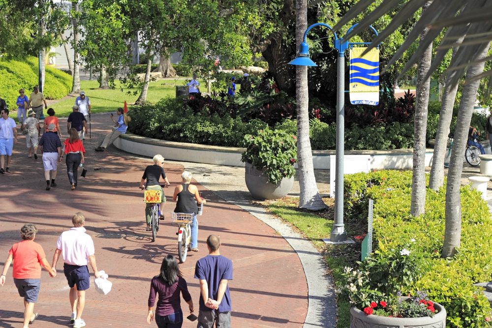 People along Riverwalk Fort Lauderdale