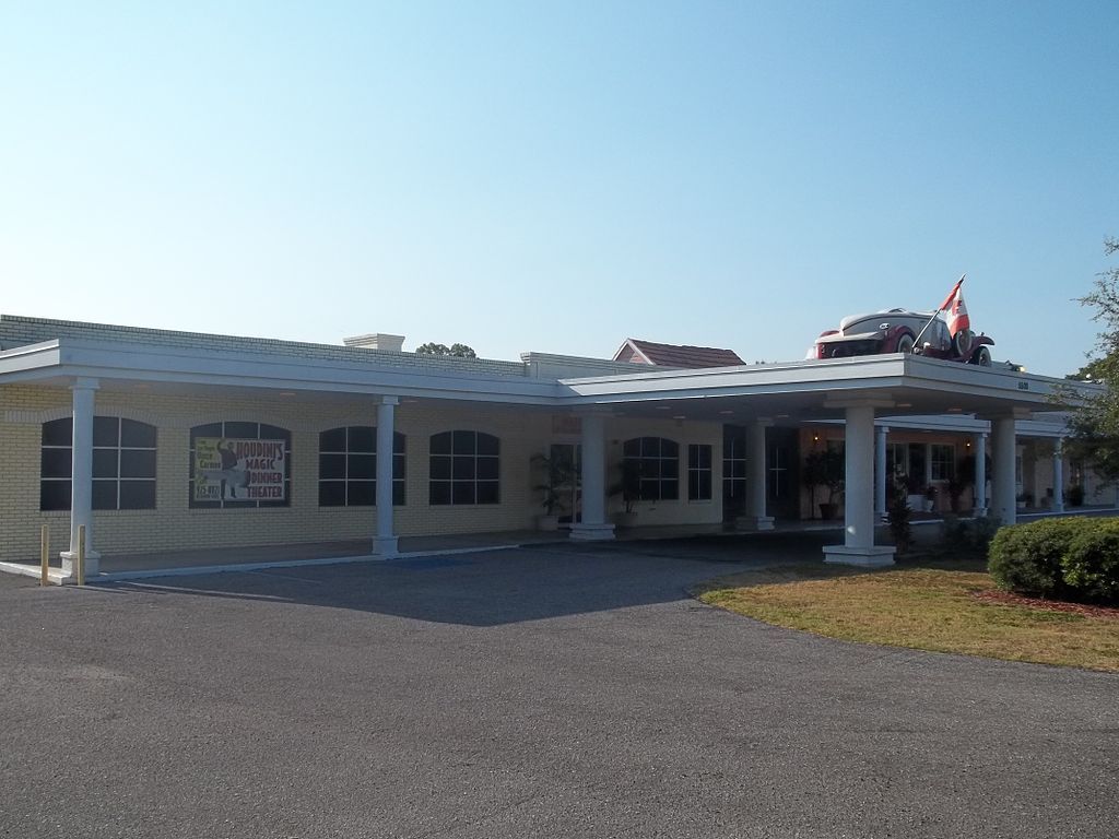 Exterior of Sarasota Classic Car Museum