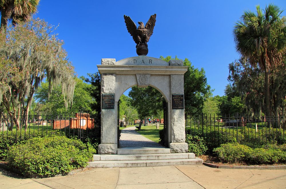 Entrance to the Colonial Park Cemetery