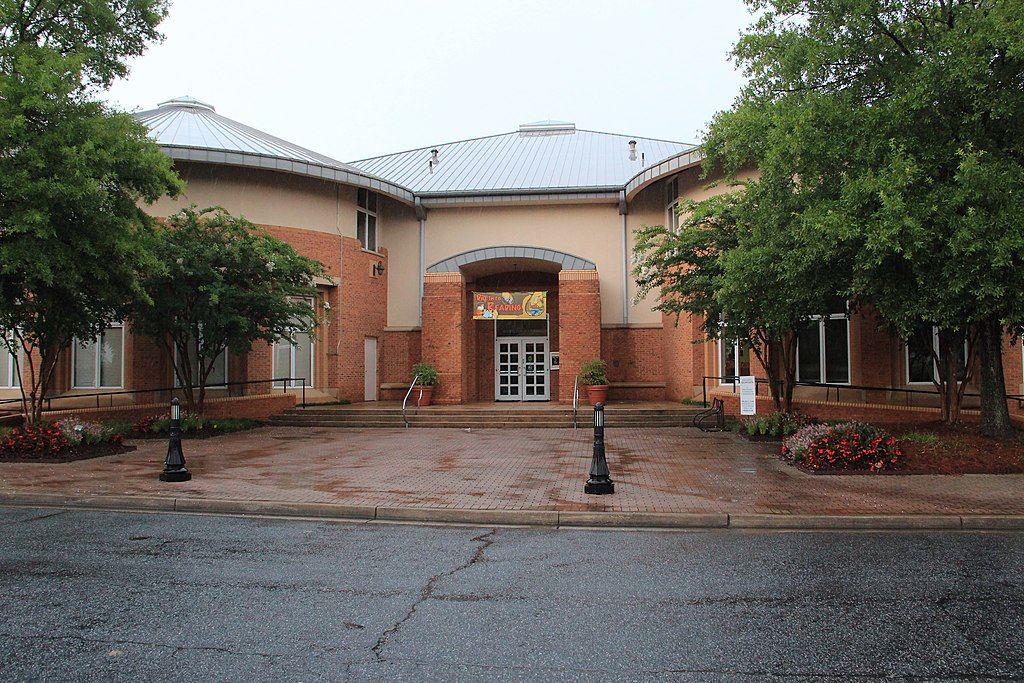 Exterior of Smyrna Public Library