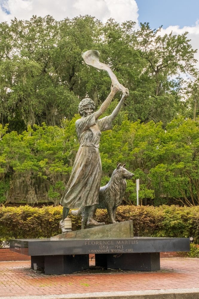 Daytime view of the Waving Girl Statue