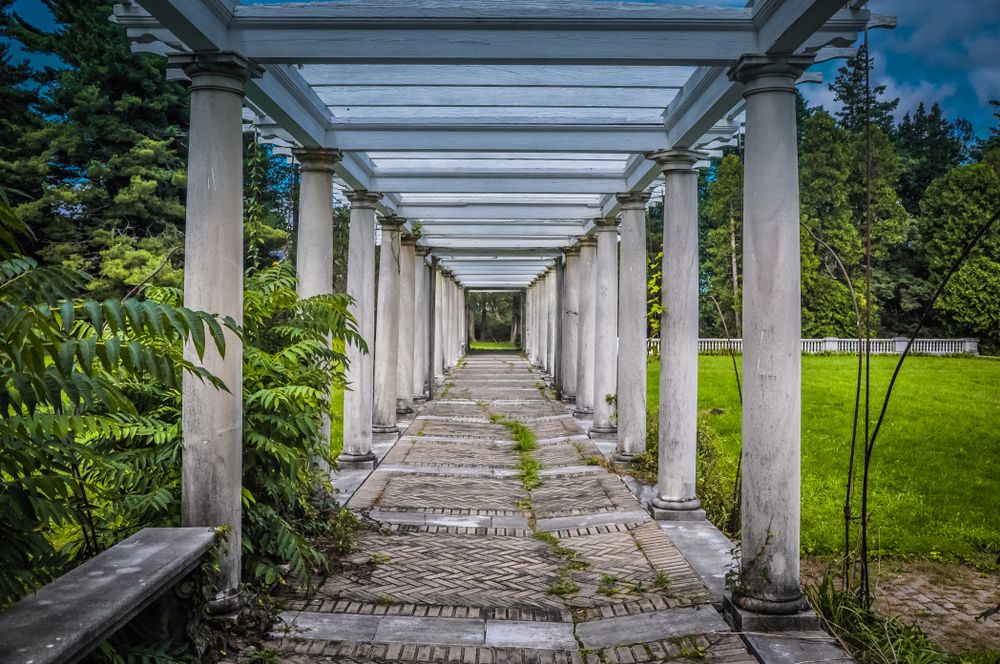 Pathway at Swannanoa Palace