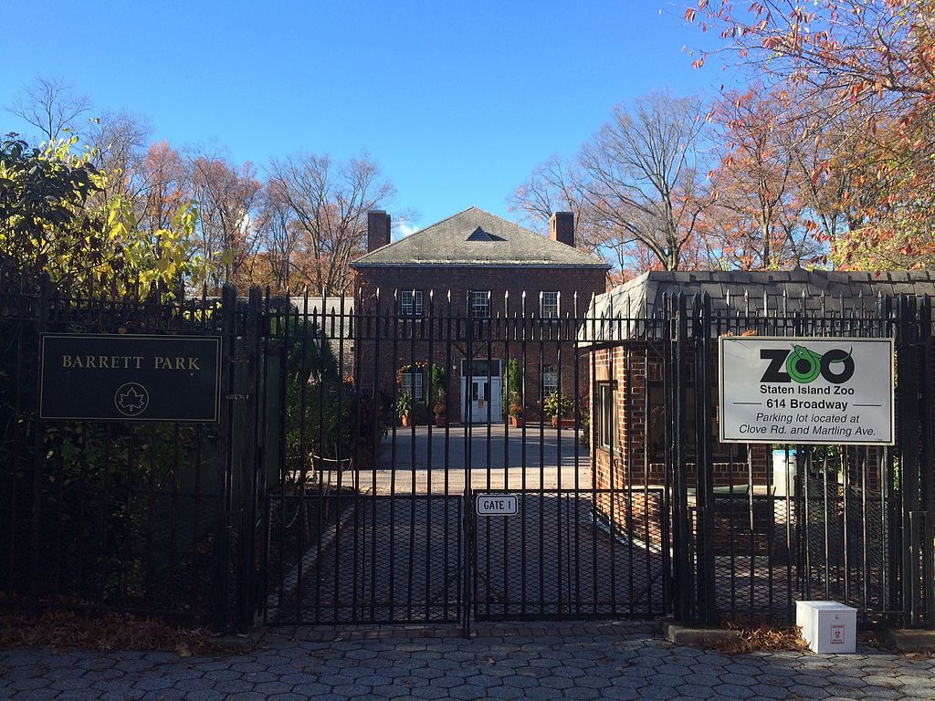 Entrance gate of Staten Island Zoo
