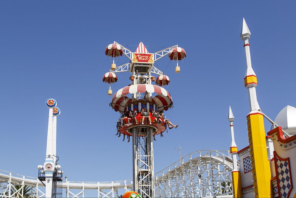 A ride in Luna Park