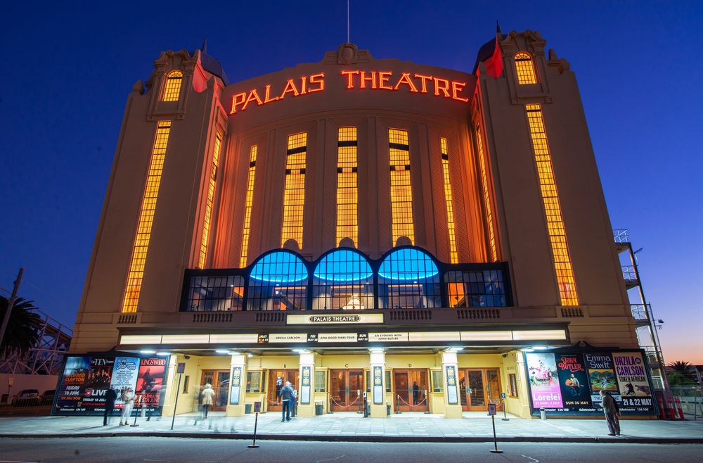 Night view of the Palais Theatre
