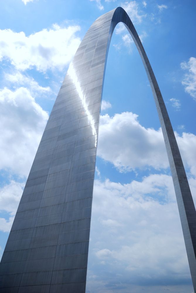 Close view of the Gateway Arch
