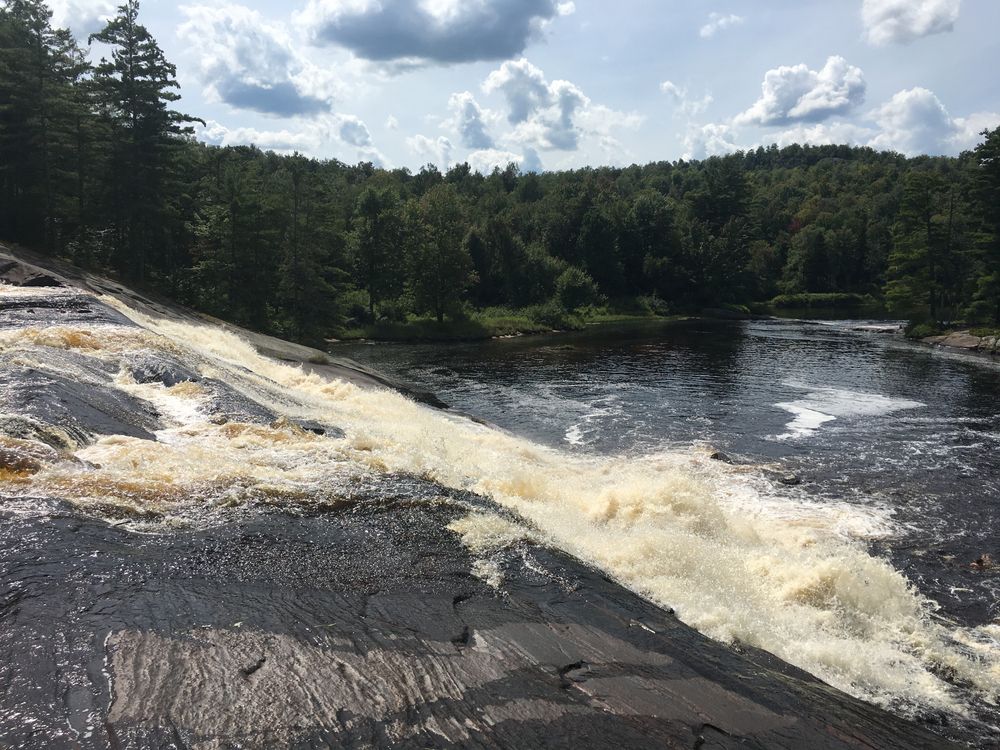 Side view of the Lampsons Falls