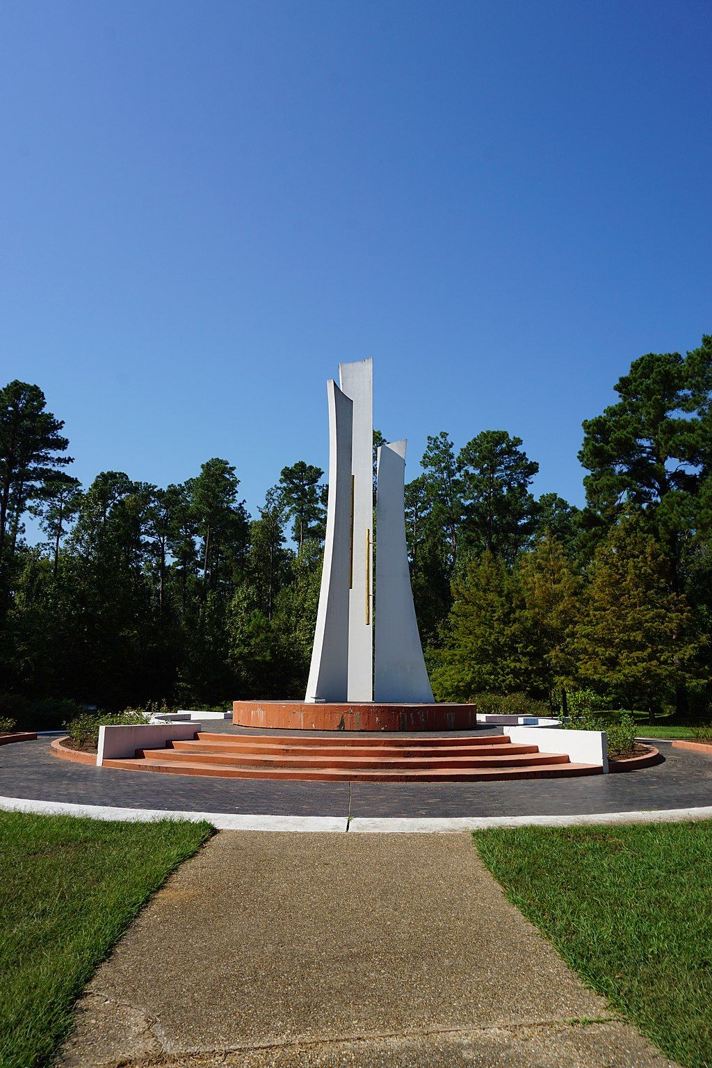 Sculpture at American Rose Center