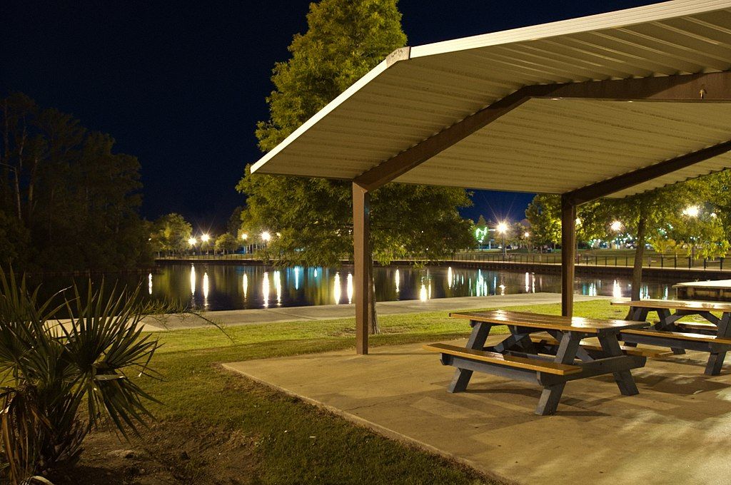 Night scene at Heritage Park