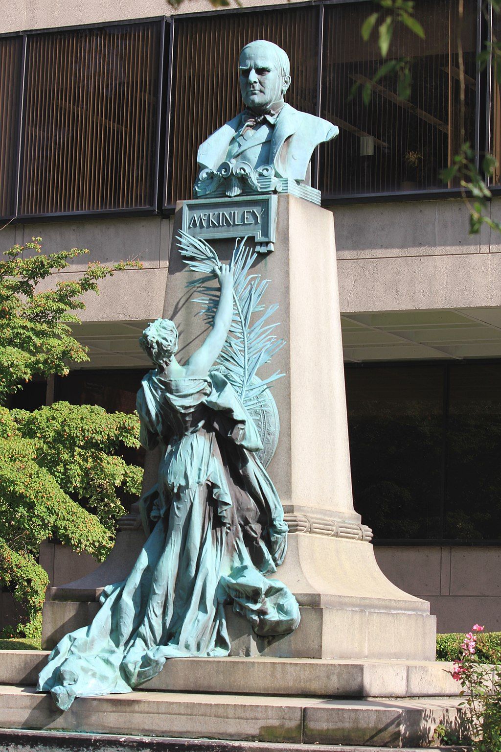 Daytime view of President McKinley Memorial Statue