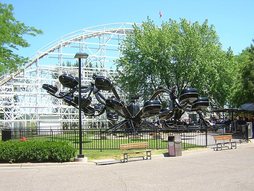 Octopus ride in Valleyfair Amusement Park
