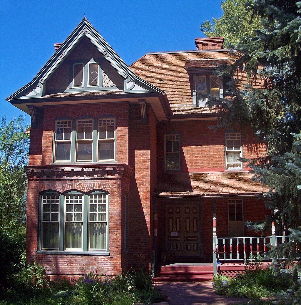 Exterior of the wheeler/stallard house.