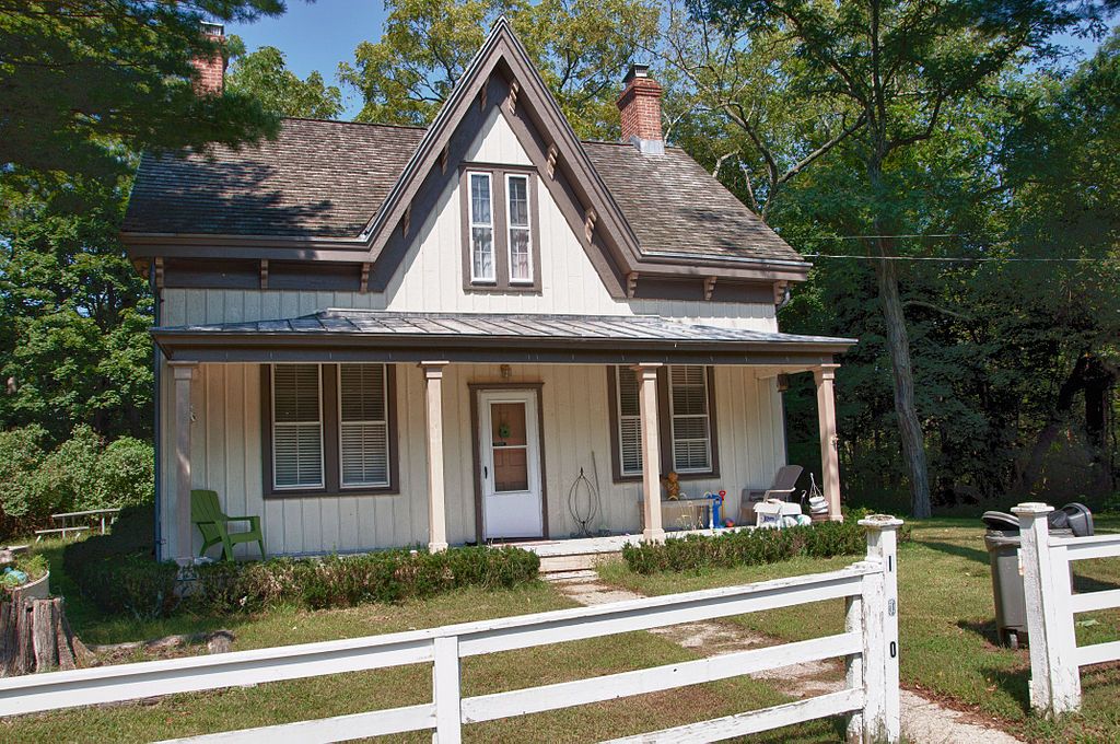 A cottage at Blydenburgh Park Historic District