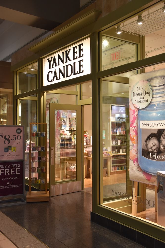 A shop in Destiny USA