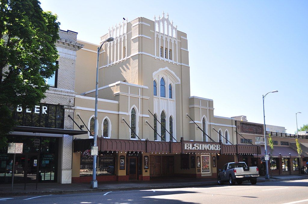 Exterior of Elsinore Theatre