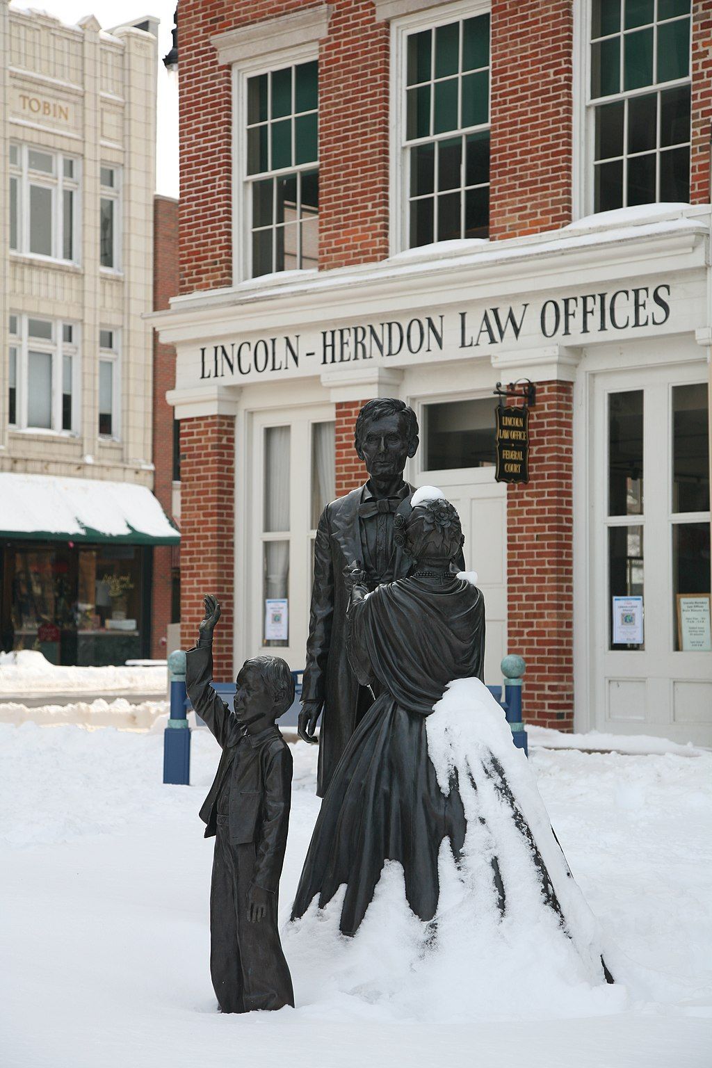 Statues in front of Lincoln-Herndon Law Offices State Historic Site