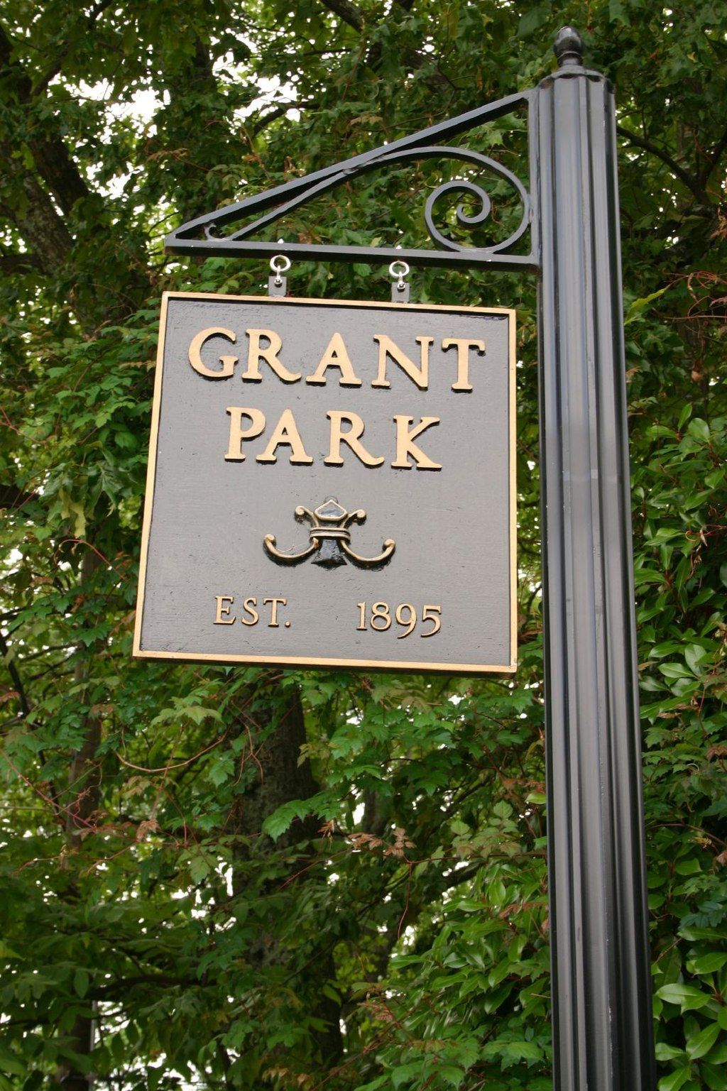 Welcome sign of Grant Park