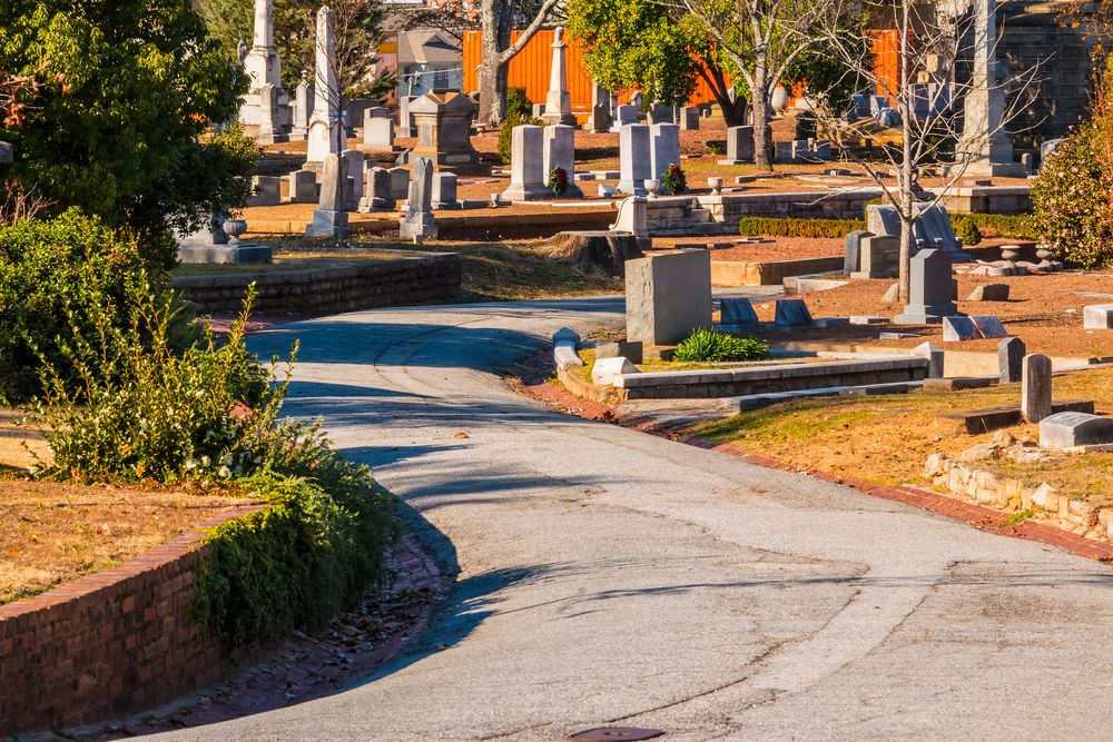Trail at Oakland Cemetery