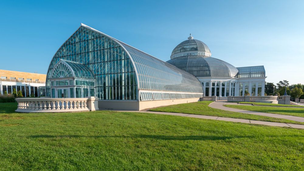 Exterior of Como Park Zoo and Conservatory