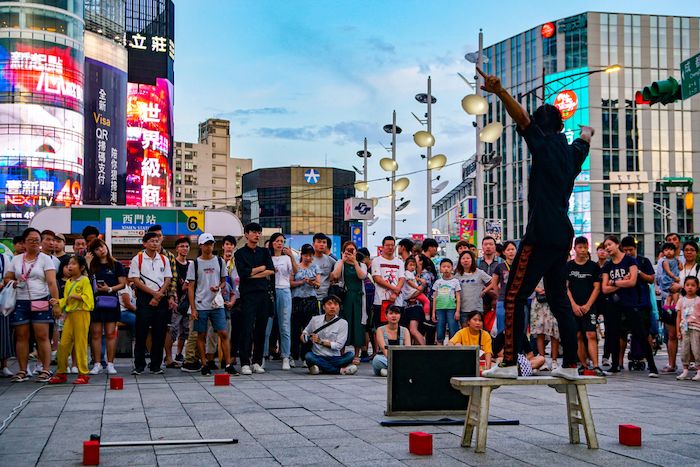 Ximending street performance