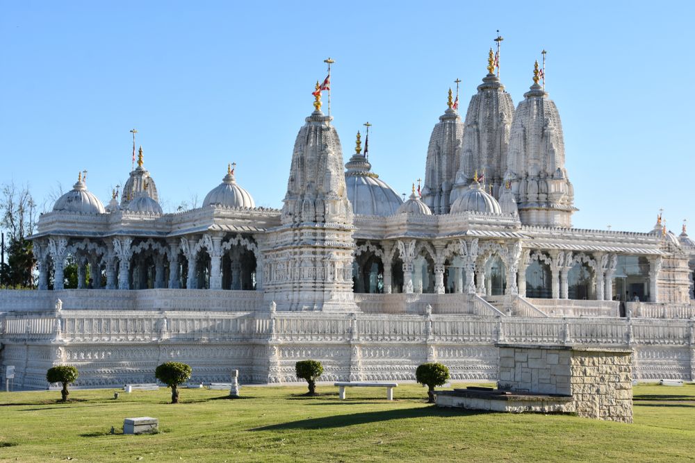 Exterior of BAPS Shri Swaminarayan Mandir