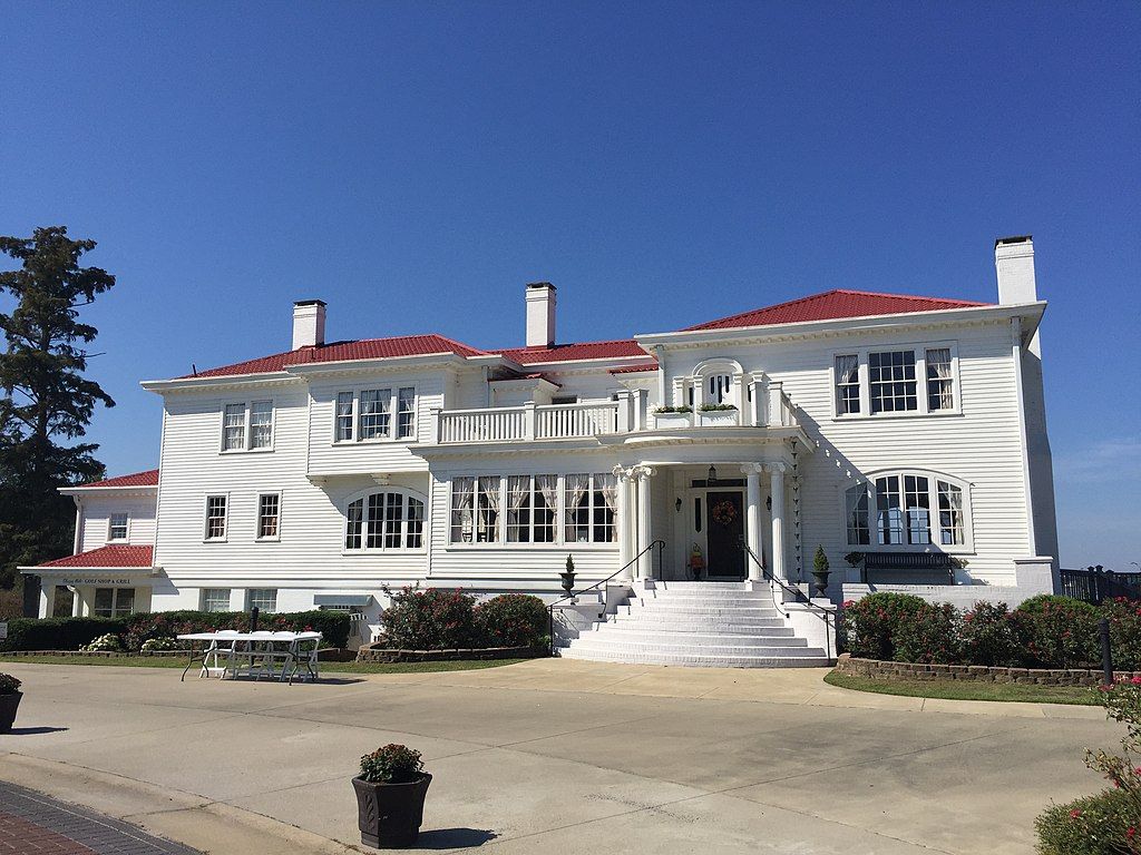 Exterior of the Obici House