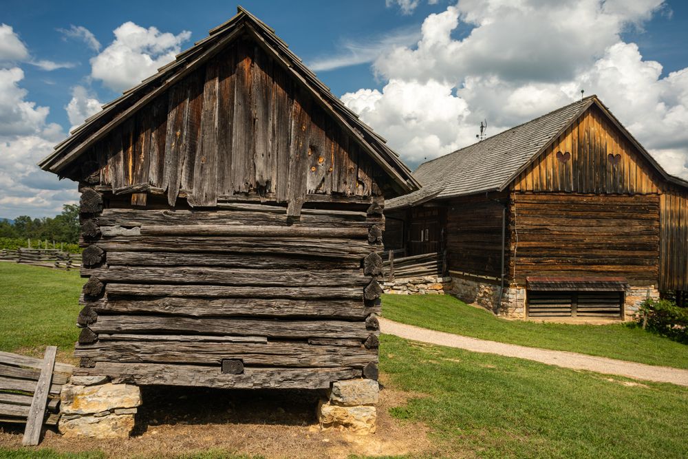 Log houses at Shenandoah Heritage Village
