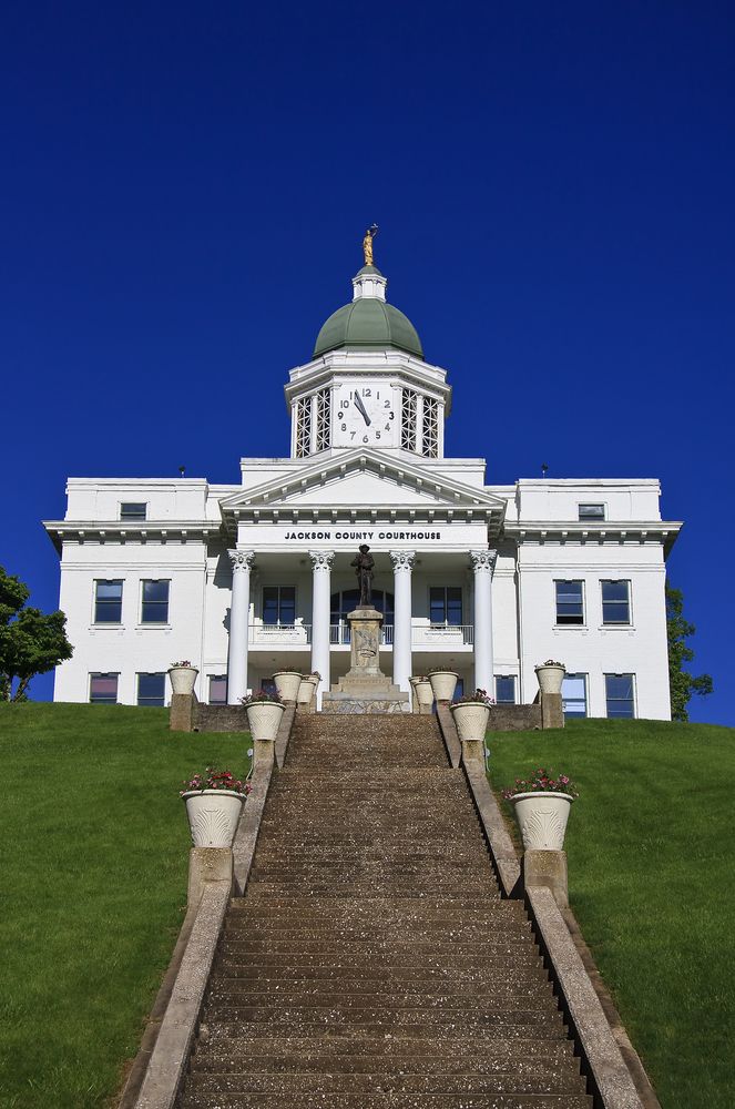 Steps leading to Jackson County Courthouse