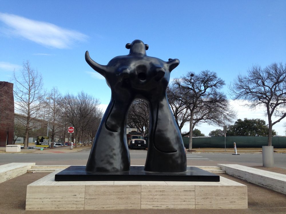 A sculpture at Kimbell Art Museum