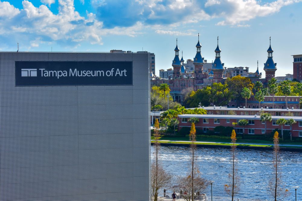 Building sign of Tampa Museum of Art