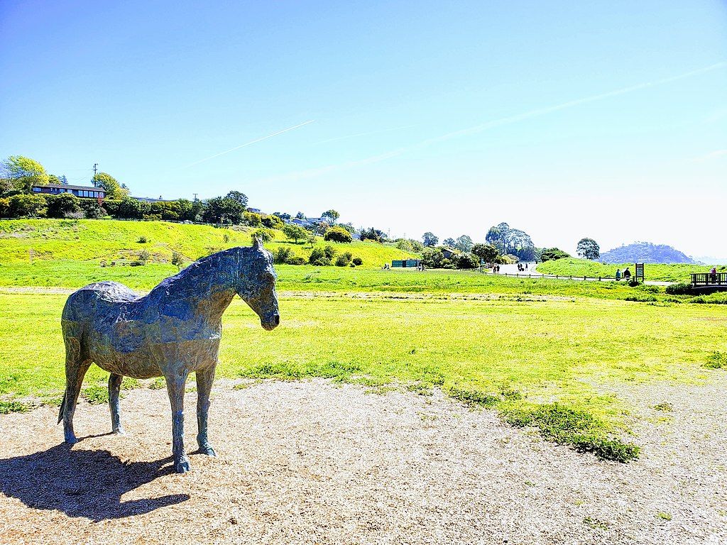 A horse statue at blackie's pasture.