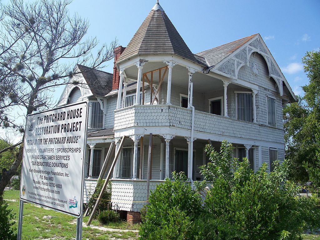 Exterior of the Prichard house before restoration.