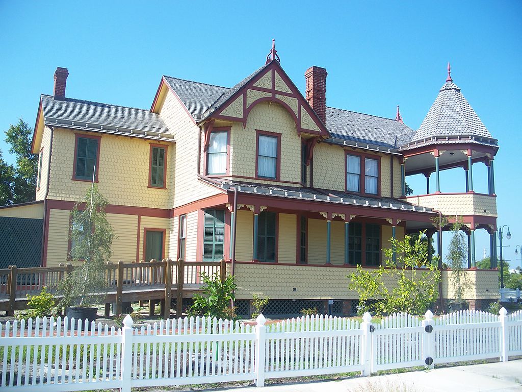 Side exterior of the Pritchard House.