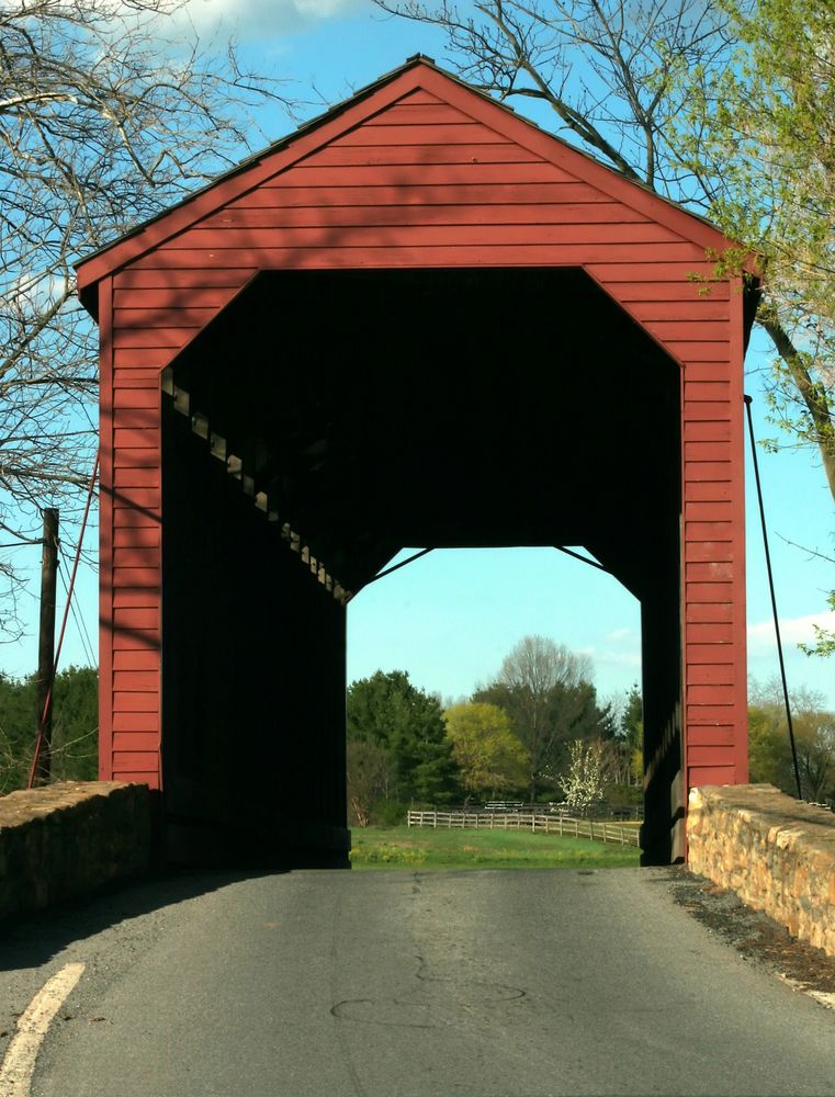 Entrance to the Loy's Station Covered Bridge