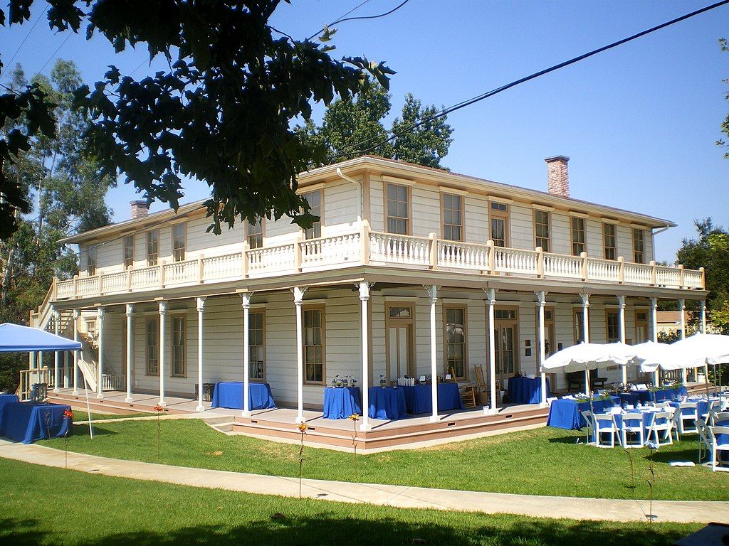 Exterior of Stagecoach Inn Museum