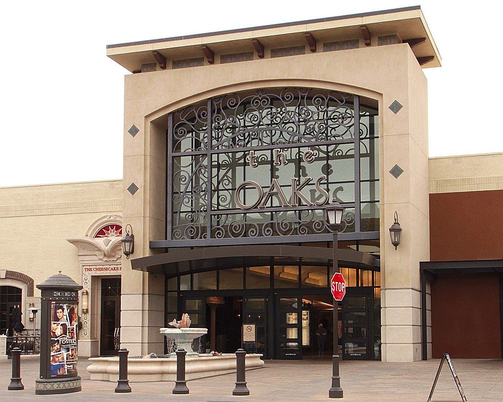 Exterior of The Oaks