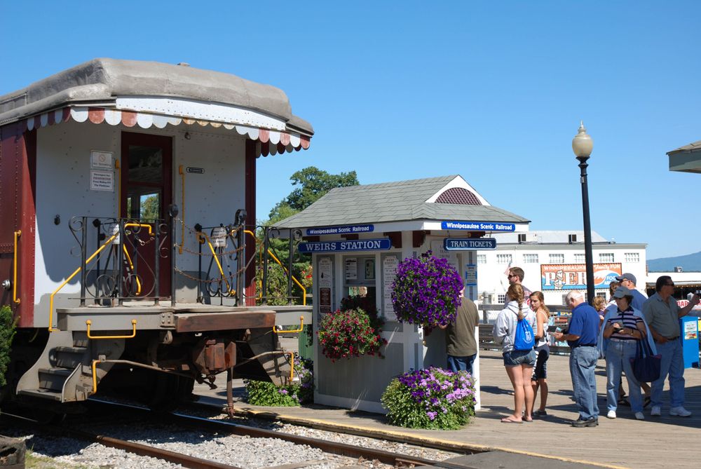 People at Winnipesaukee Scenic Railroad