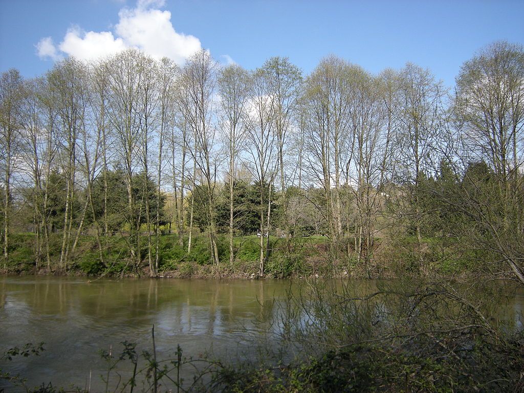 Duwamish river running beside Foster Golf Links