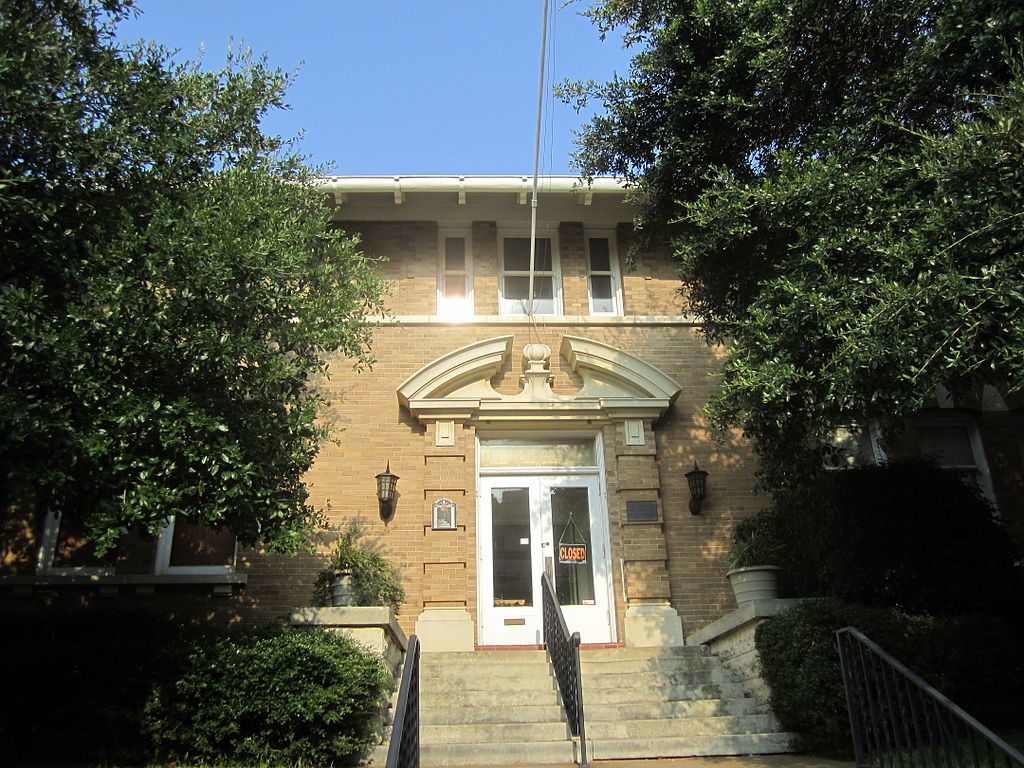 Entrance doors of Smith County Historical Society Museum