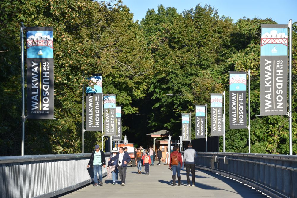 People along the Walkway over the Hudson State Historic Park