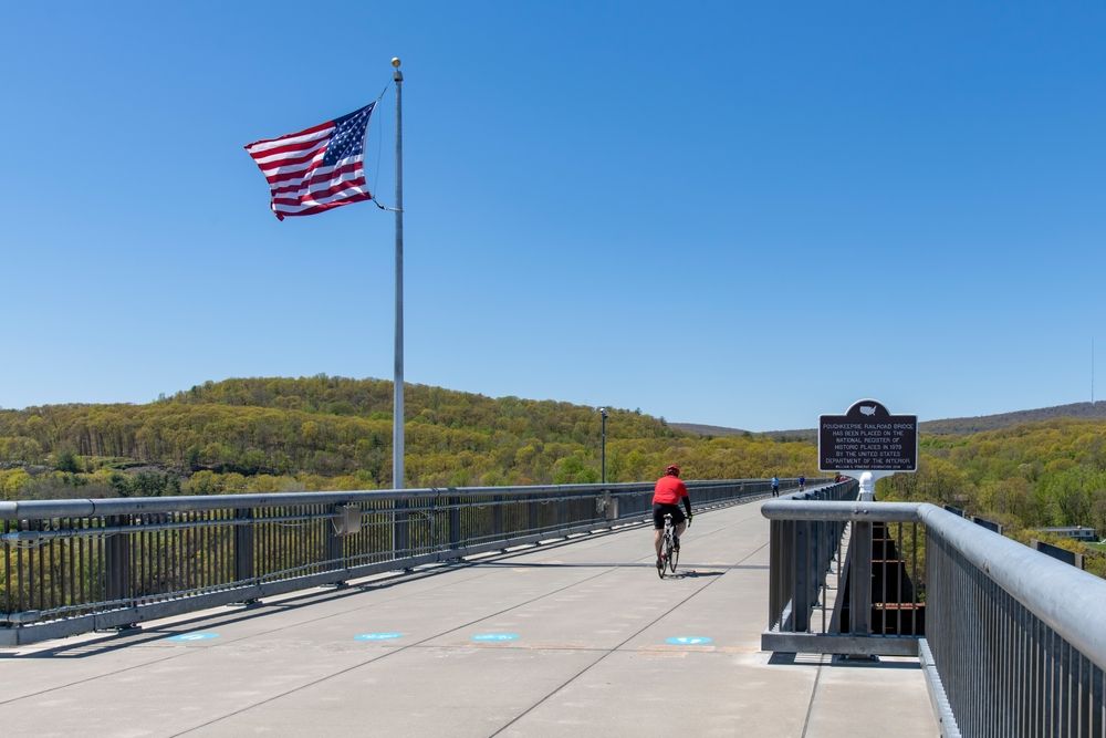 Bicycle ride along the Walkway over the Hudson State Historic Park