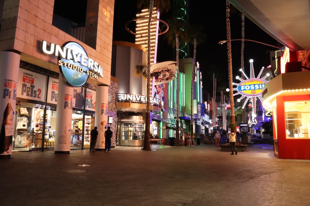 Night scene at Universal CityWalk